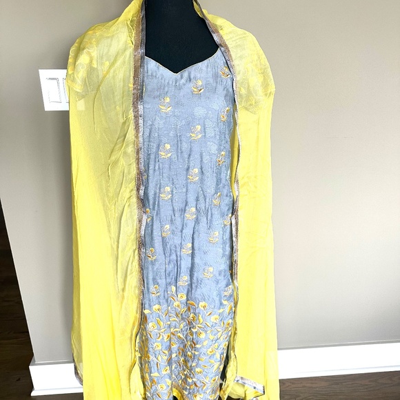 Indian Pakistani Bollywood outfit - Picture 1 of 4